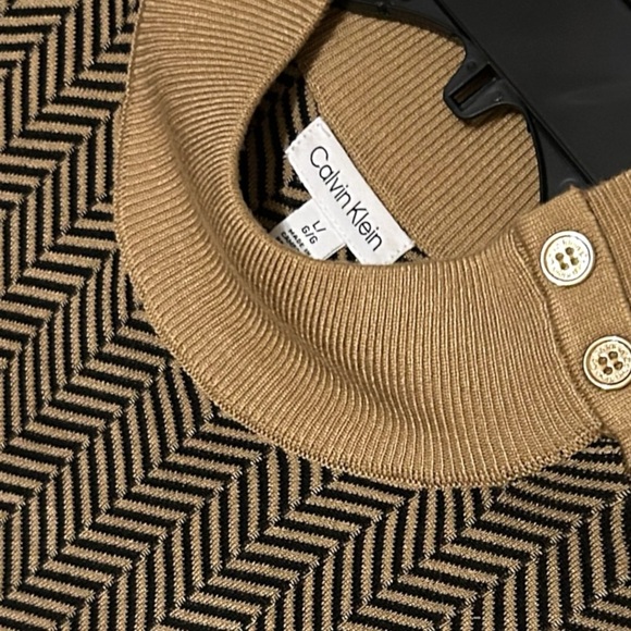 Calvin Klein Brown Black Chevron Sweater Gold Accents Mock Neck Size Large - Picture 10 of 10